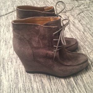 Nine West lace up wedge booties